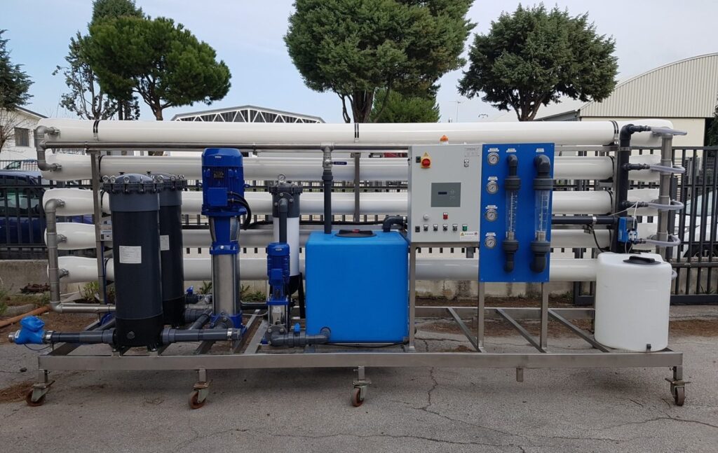 Large-scale reverse osmosis plant